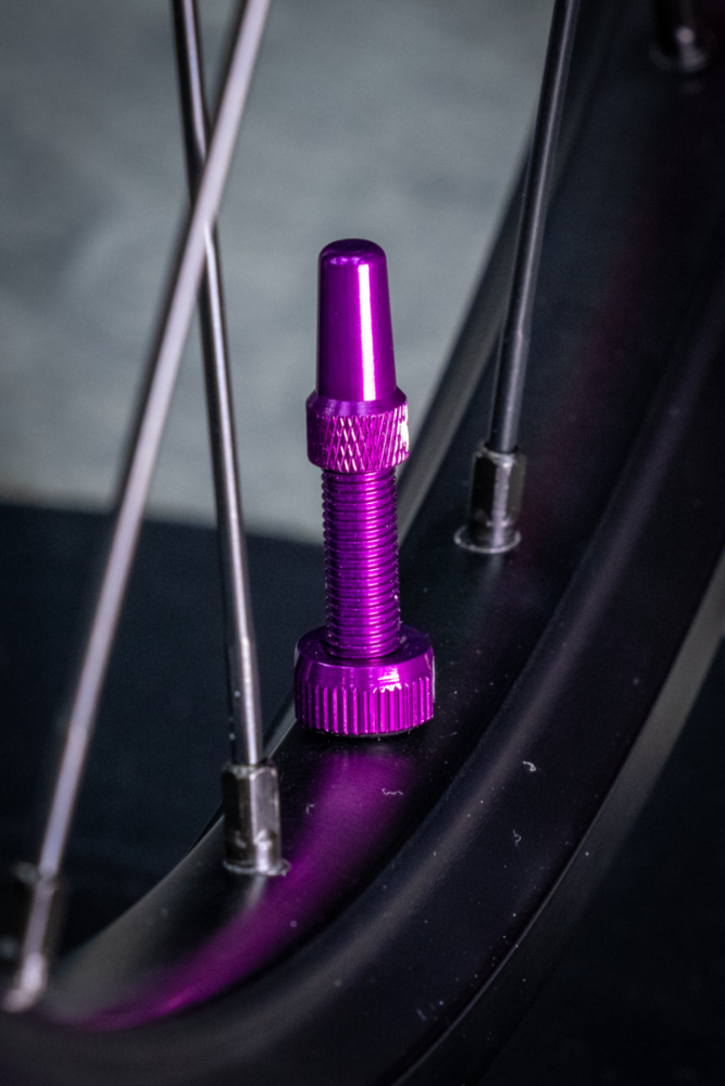 Muc-Off V2 Tubeless Valve Kit 44mm/purple