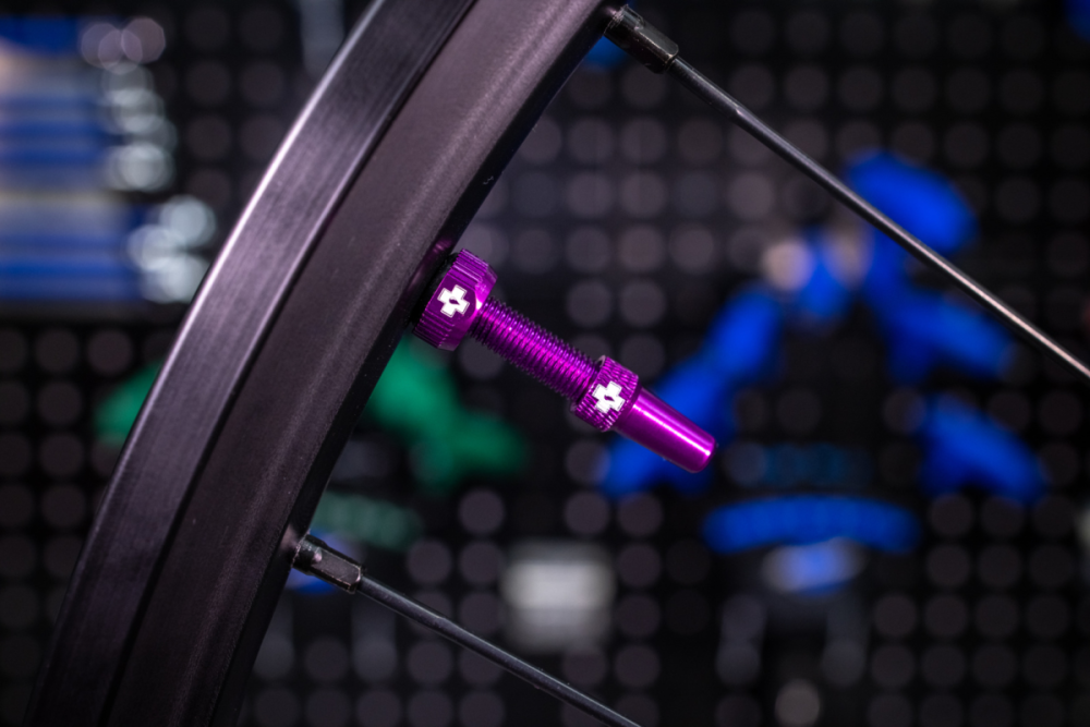 Muc-Off V2 Tubeless Valve Kit 44mm/purple